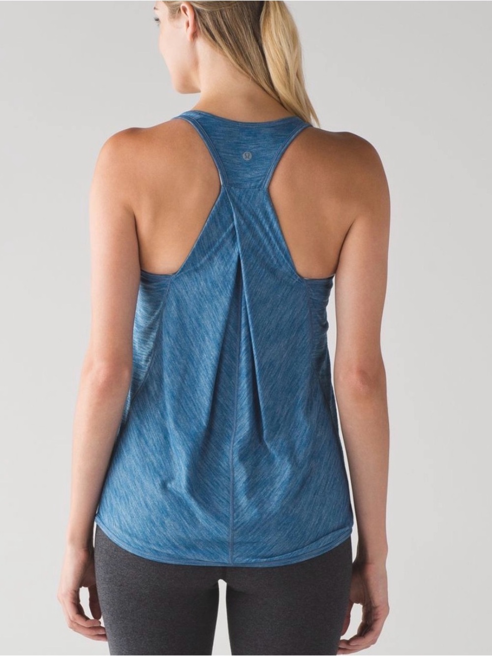 Lululemon Womens Essential Racerback Lightweight Tank Top Size 6 Workout Yoga